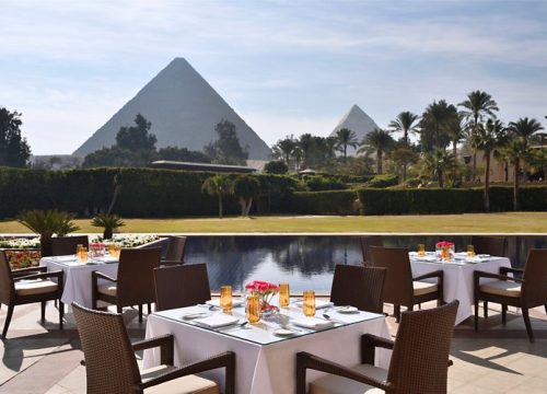 Private transfer vehicle at Cairo International Airport to Marriott Mena House Hotel