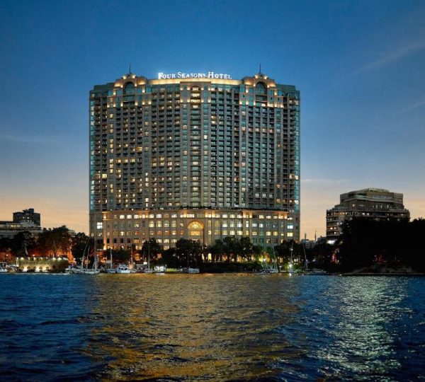 Cairo Airport Arrival Transfer to Four Seasons Nile Plaza