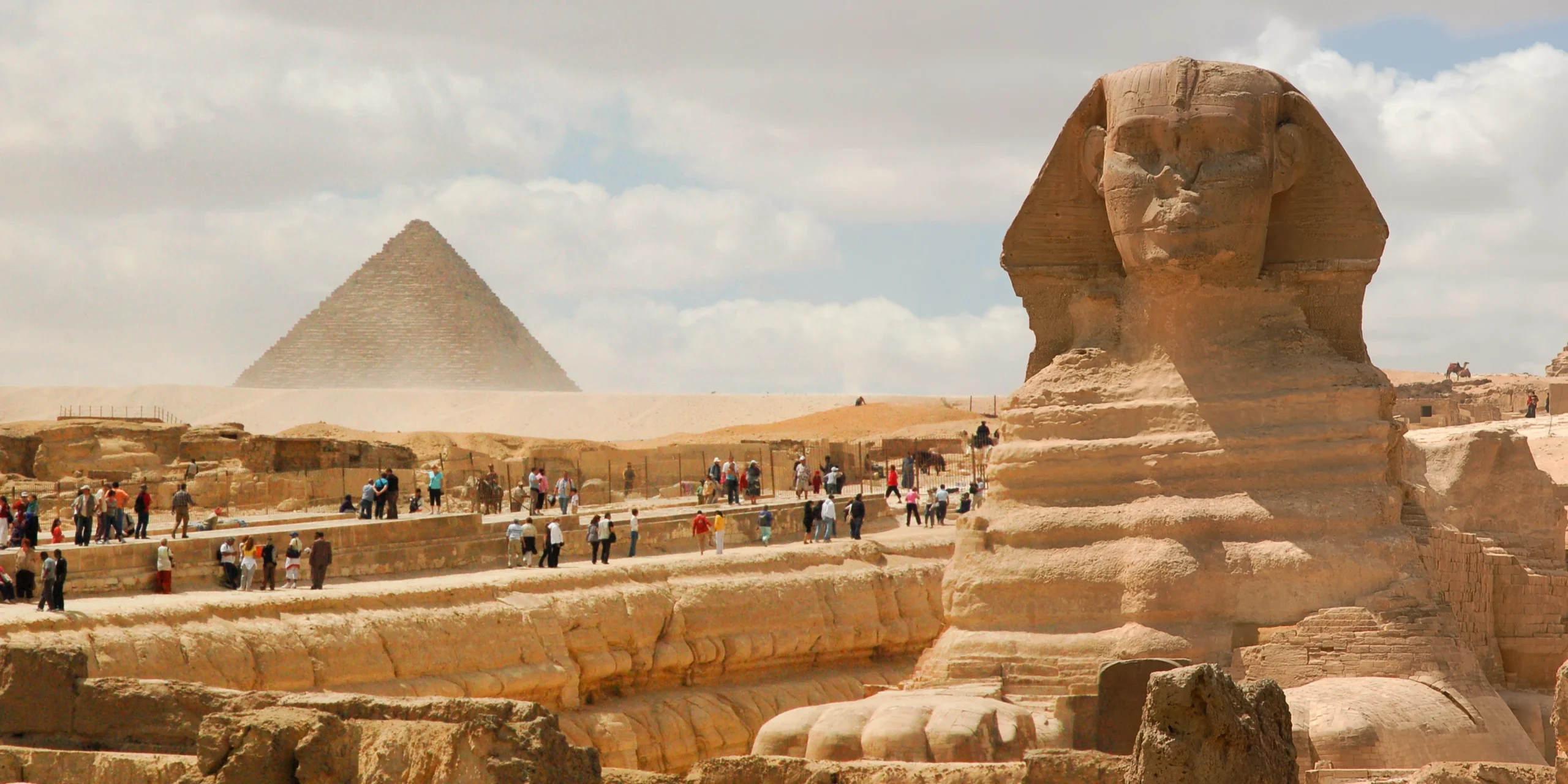 pyramids of giza and sphinx
